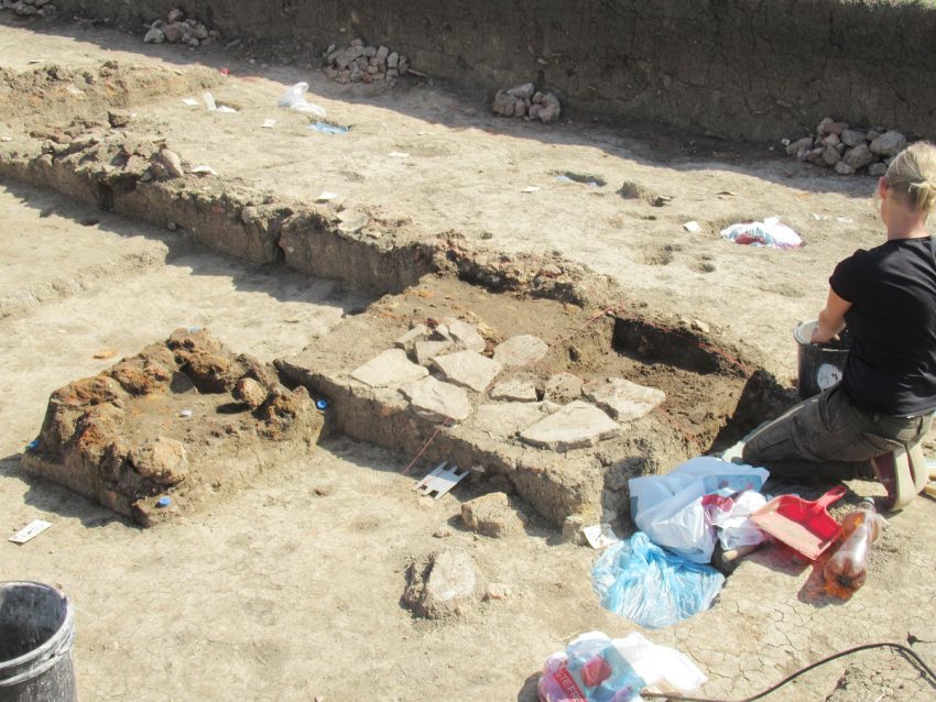 Sat preistoric din Epoca Bronzului - scos la lumină în județul Argeș de săpăturile la autostradă 1 sat preistoric