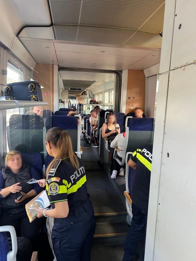 Activități informativ-preventive desfășurate de polițiști în Gara Pitești 1 actiuni politisti in gara