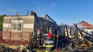 incendiu Stefanesti pompieri