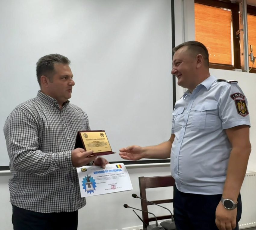 Momente emoționante la ISU Argeș. Trei cadre de la ISU Argeș au trecut în rezervă 2 pompieri ISU Argeș