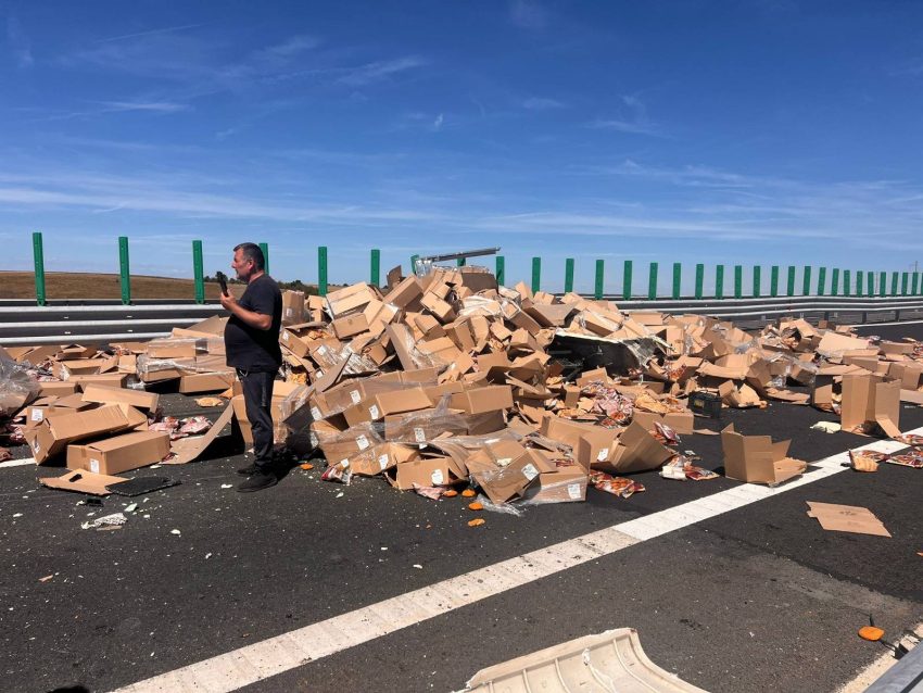 (VIDEO) Accident între 2 TIR-uri pe Drumul Expres Craiova-Pitești 4 539859753 1320430106305697 2066575484223413300 n - (VIDEO) Accident între 2 TIR-uri pe Drumul Expres Craiova-Pitești