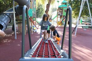 Pitești: un nou loc de joacă modern pentru copiii din cartierul Nord – D2 Făgăraș 12 Sursă foto: Primăria Municipiului Pitești.