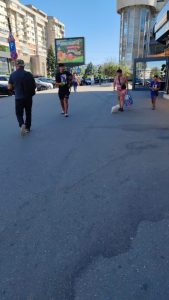 WhatsApp Image 2025 08 29 at 15.35.32 - Copii cu acordeoane, la cerșit în centrul Piteștiului. Mama lor a fost sancționată!