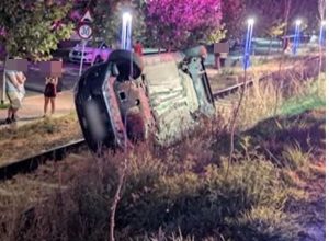 cale ferata 1756624337 - S-a urcat băut la volan și s-a răsturnat cu mașina pe o cale ferată