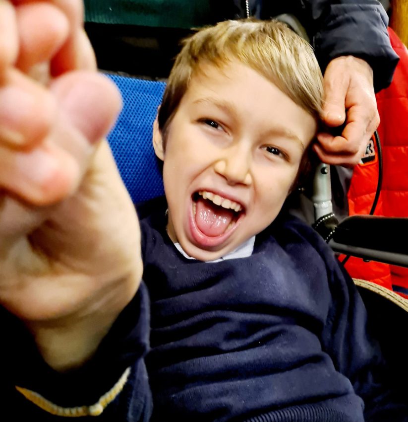 Boală extrem de rară: din 8 miliarde, doar 25 o au! Ioan și Teodor au nevoie de 1,2 milioane de dolari să trăiască 1 Sursă foto: FB Asociatia Ioan si Teodor CMT4J