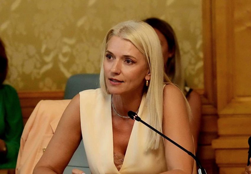 alina gorghiu doi Sursă foto: FB ALina Gorghiu