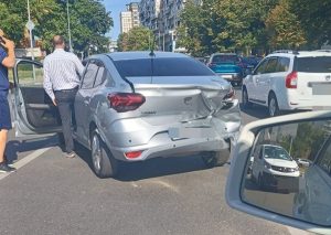 1f960db1 27d3 46eb 9c02 8753a021e3f0 - Accident în Pitești! Logan avariat