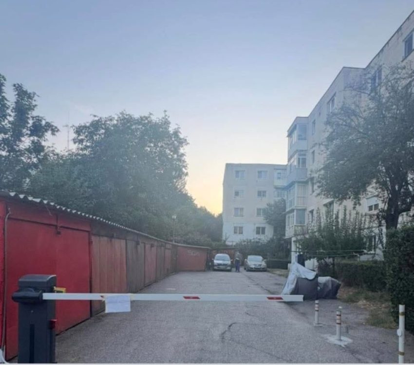 bariera montată ilegal în Trivale bariera montată ilegal în Trivale