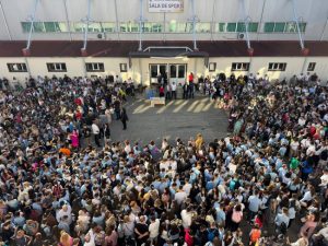 Profesorii împărțiți între festivități și protest. Primul sunet de clopoțel la Mioveni: ghiozdane pentru cei mici și școli în reabilitare 3 Sursă foto: FB Primăria Orașului Mioveni