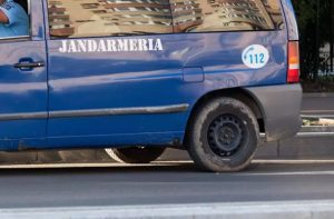 cats 1 - Jandarmii care l-au escortat pe bărbatul acuzat de trădare și spionaj în favoarea Belarusului, implicați într-un accident