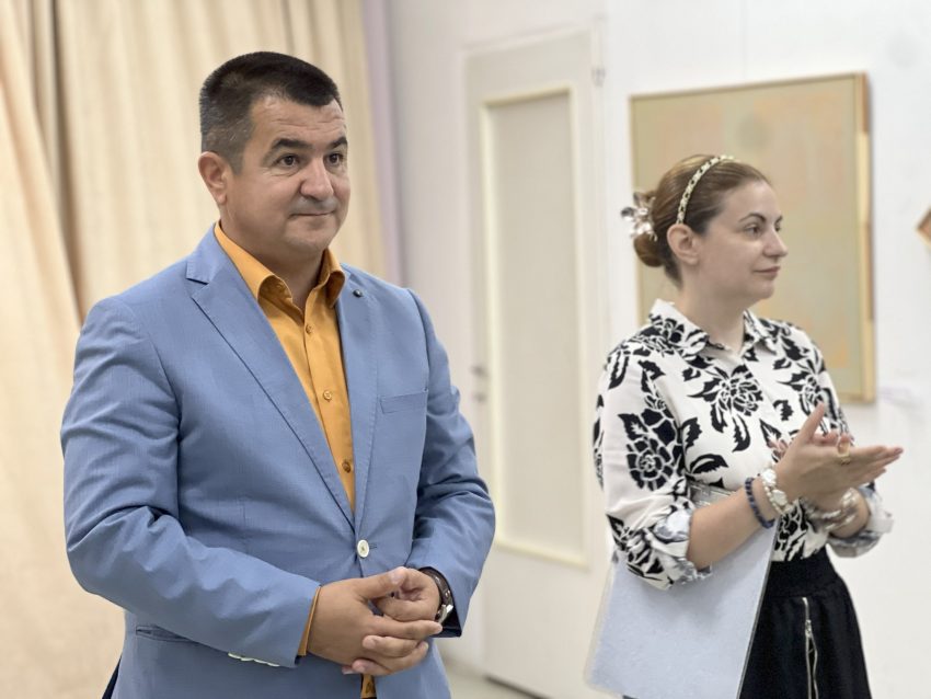 Astăzi a avut loc vernisajul celei de-a doua ediții a Salonului Argeșean de Arte Vizuale 2 vernisaj muzeu