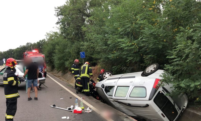 auto rasturnat la Albota