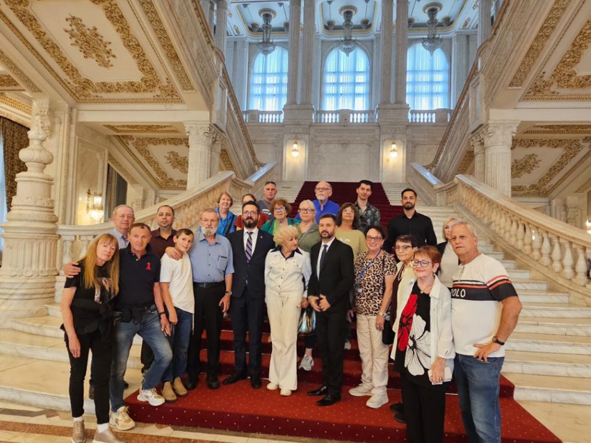 Mihai Coteț: Supraviețuitorii Holocaustului ne învață ce înseamnă forța de a trăi și iertarea 1 Sursă foto: FB Mihai Cotet