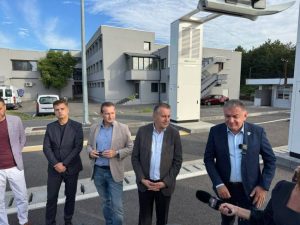 Autobuzul Mercedes cu hidrogen, prezentat în premieră la Pitești: Publitrans vizează un transport public cu emisii zero 1 Sursă foto: FB Cristian Gentea.