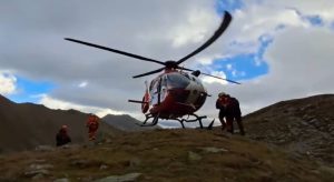 111 - (Video) Turist israelian preluat cu elicopterul din Munții Făgăraș