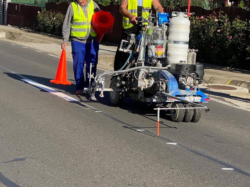 lucrari marcaje generic mioveni Sursă foto: FB Primăria Orașului Mioveni.