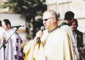 Părintele Nicolae Brânzea coordonează Departamentul de Teologie al Centrului Universitar Pitești 17 Sursă foto: ediția tipărită.