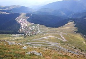 Restricții de circulație pe DN67C: spectacol auto pe Transalpina, duminică 14 Sursă foto: FB CNAIR.