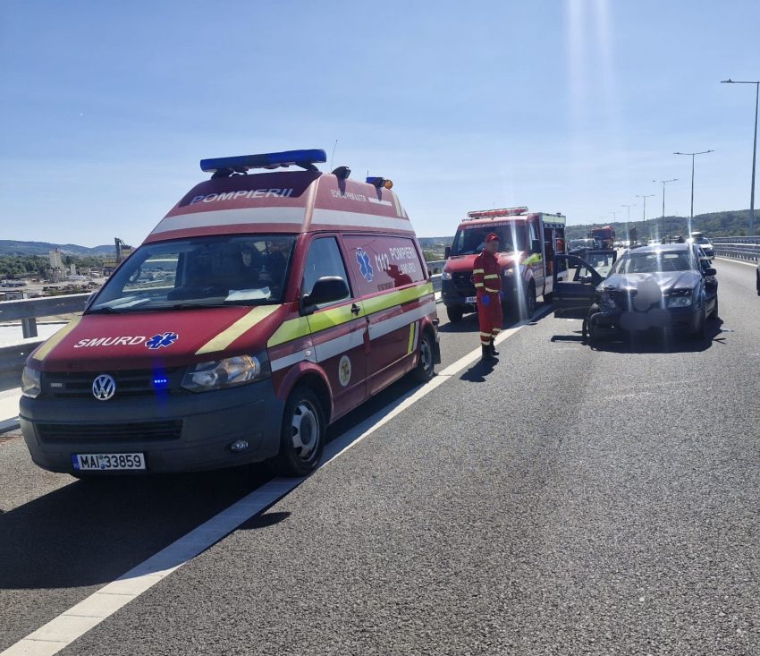 4799cf06 d5b6 4748 89ec 13bf188bf7f6 - Impact violent pe Autostrada A1! Un copil și o femeie, transportați la spital