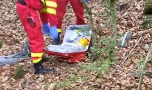 cats 1 - Incident grav în Câmpulung! Un minor a căzut cu bicicleta într-o râpă