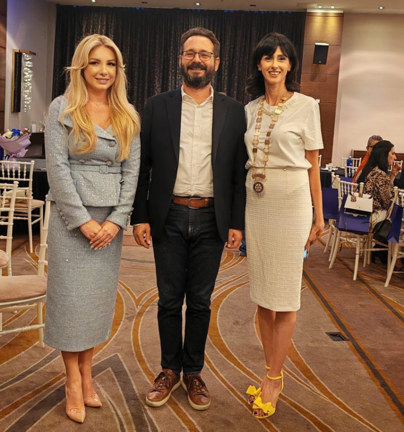 Cristina Herea și ”România Necunoscută”, lansare de suflet la Pitești 1 romania necunoscuta cu mihai cotet1 - Cristina Herea și ”România Necunoscută”, lansare de suflet la Pitești