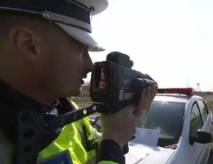 Argeș. Șofer de 18 ani, prins cu 136 de km/h în localitate 2 cats 1 - Argeș. Șofer de 18 ani, prins cu 136 de km/h în localitate