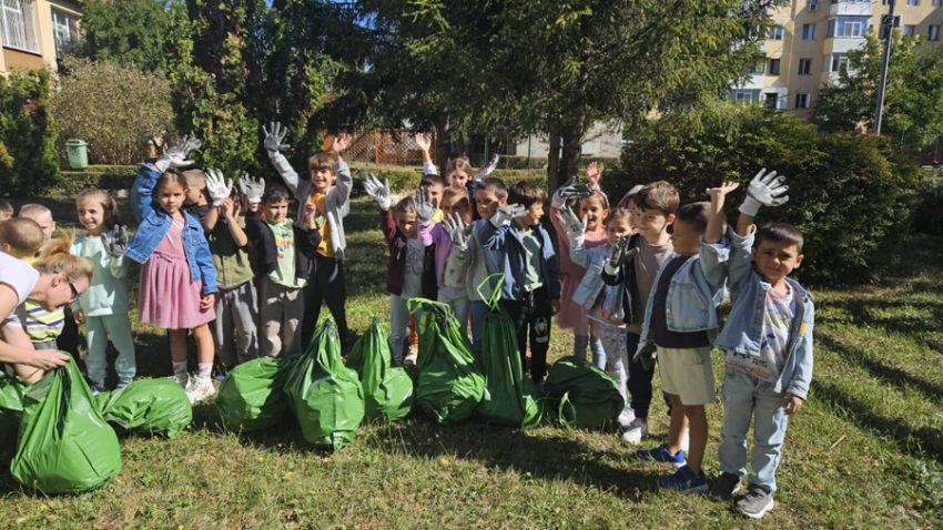 ziua curatenieid escjidere pitesti 2025 Sursă foto: FB Primăria Municipiului Pitești