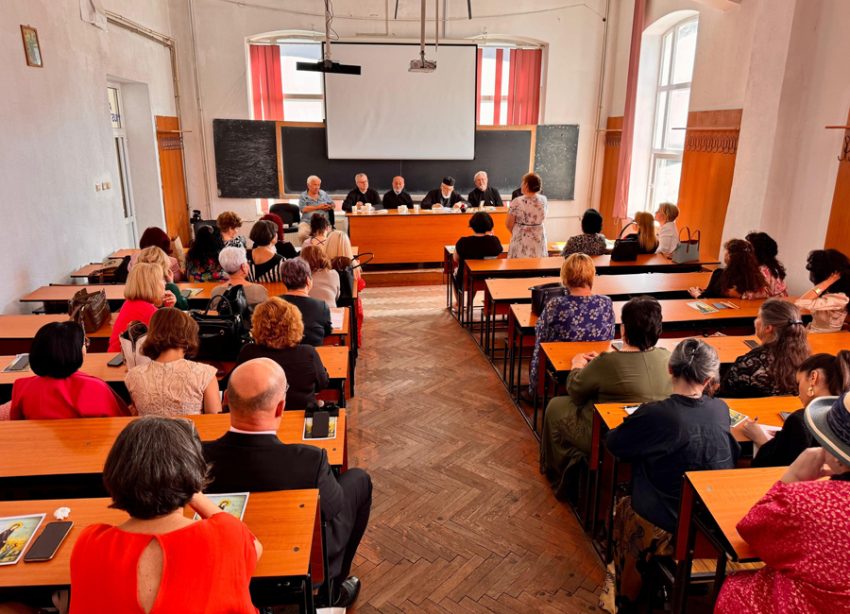 Sursă foto:; FB Arhiepiscopia Argeșului și Muscelului (Foto credit: Ciprian Necula).