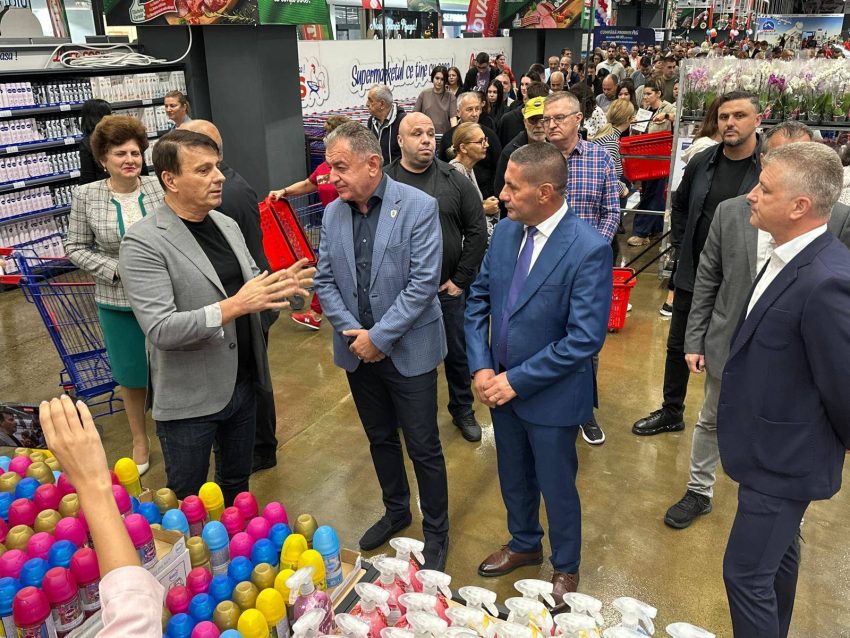 552943570 1727470957922942 6194277081171297239 n - (Video) „La Cocoș” a deschis oficial magazinul din Pitești
