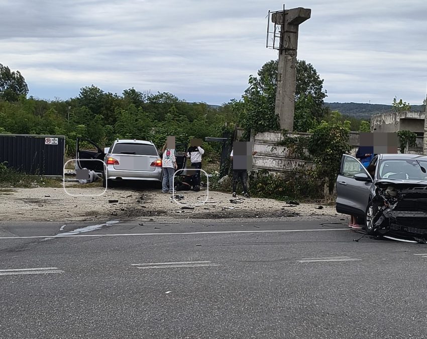Update: Cum s-a produs accidentul din Pitești în urma căruia doi adulți și un copil au ajuns la spital 3 7fb6f2a8 4118 4554 b6ae ead22e9701ab - Update: Cum s-a produs accidentul din Pitești în urma căruia doi adulți și un copil au ajuns la spital