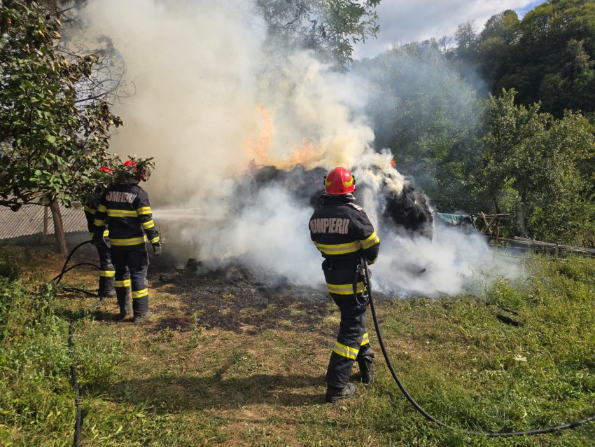 14 incendii în Argeș, în weekend! 1 53e33777 95d3 4dfe acb3 34a5db860431 - 14 incendii în Argeș, în weekend!