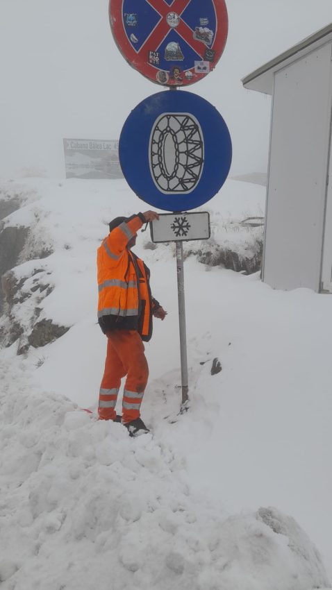 (Video) Argeș - Ninsoarea a acoperit Transfăgărășanul 1 9d1667ae f8ec 47a9 8a05 748793fbcaf7 - (Video) Argeș - Ninsoarea a acoperit Transfăgărășanul