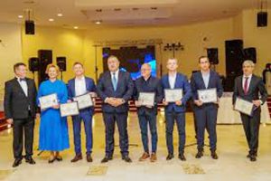 Mediul de business argeșean își dă întâlnire la Topul Firmelor din Argeș 2 Topul firmelor - Mediul de business argeșean își dă întâlnire la Topul Firmelor din Argeș