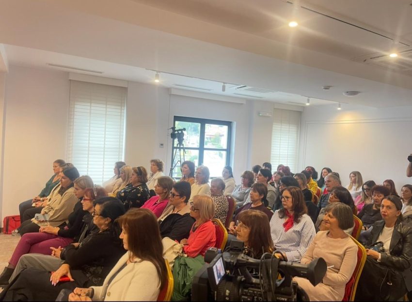 WhatsApp Image 2025 10 01 at 09.45.37 1 - ”INIMI ÎN MIȘCARE”, campanie pentru sănătate, lansată de OAMGMAMR Filiala Argeș, în parteneriat cu  Centrul Medical „Clubul Sănătății” și Școala Sanitară Postliceală „Prof. Dr. Nanu I. Muscel".