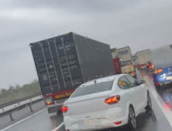 e1bc7304-4821-4650-9d68-a9b783cf17b9