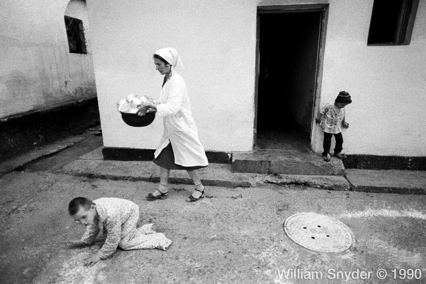 RECORDER. Centrul de la Vulturești - pe harta neagră a abuzurilor cumplite față de copiii abandonați 2 Poza William Snyder Vulturesti - RECORDER. Centrul de la Vulturești - pe harta neagră a abuzurilor cumplite față de copiii abandonați