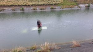 masina in apa in Arges