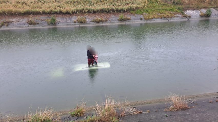 masina in apa in Arges