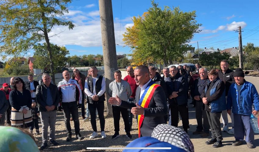 559001593 2418864855174635 6004488744747423135 n - A fost sfințit un nou izvor la Bradu