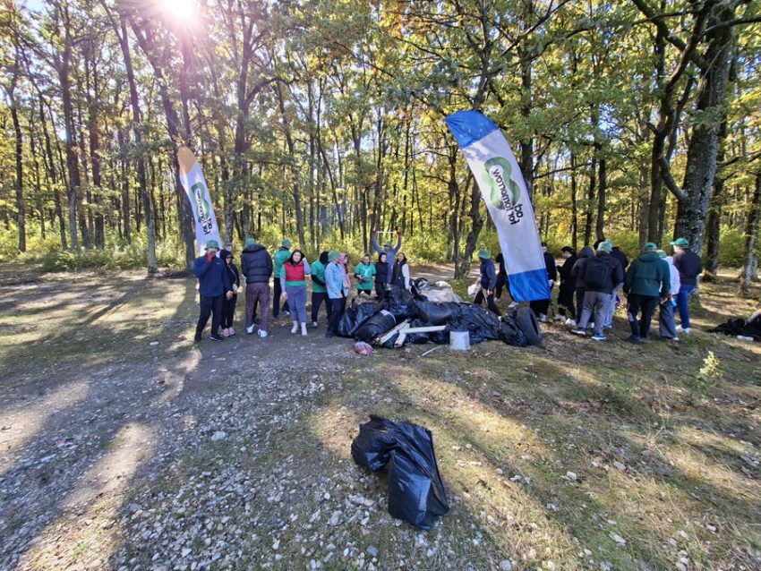 voluntariat in trivale Sursă foto: FB Primăria Municipiului Pitești