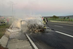 565138842 1121435043411388 5194554440877320453 n - Mașină cuprinsă de flăcări pe Autostrada A1!