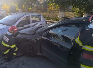 Accident în Câmpulung! Două mașini implicate 3 2caf8bb7 20cd 4635 8e30 ccf9433cdba0 - Accident în Câmpulung! Două mașini implicate