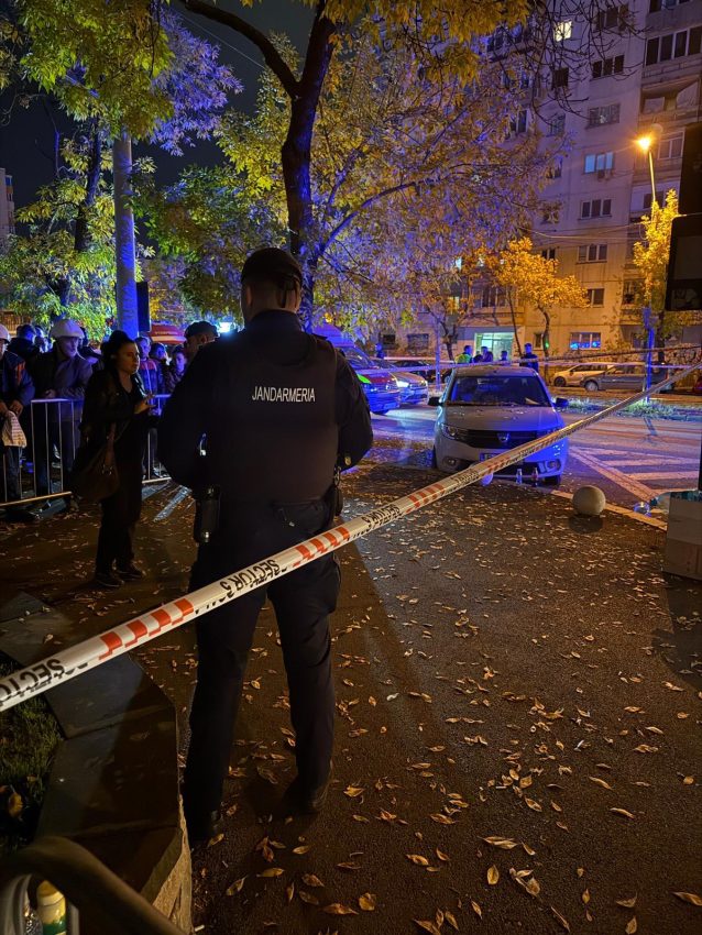 Aproximativ 100 de jandarmi vor păzi zona afectată de explozie 2 jandarmi bloc explozie