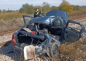 Accident mortal! Autoturism lovit de trenul care circula pe ruta Pitești–București Nord 7 accident feroviar grav in gaesti o masina a fost lovita de un tren soferul a murit mai multi calatori au fost raniti 1016952 - Accident mortal! Autoturism lovit de trenul care circula pe ruta Pitești–București Nord