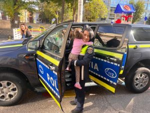 Activitate educativ-preventivă a polițiștilor Biroului pentru Protecția Animalelor Argeș la o grădiniță din Piteșt 22 activitate politisti gradinita