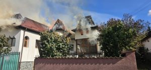 Incendiu la o locuință din comuna Dragoslavele. Femeie cu arsuri transportată la spital! 9 incendiu casa Arges