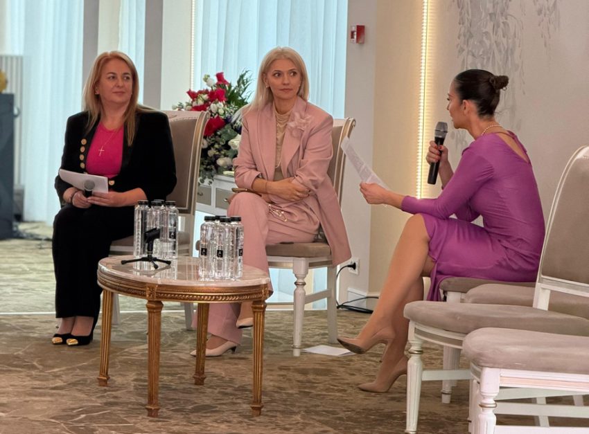 alina gorghiu. la arad femei 2 Sursă foto: FB ALina Gorghiu