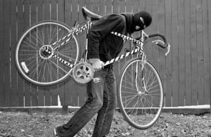 Topoloveni: I-a furat bicicleta lăsată în fața porții! 3 mihai vasilescu furt biciclete - Topoloveni: I-a furat bicicleta lăsată în fața porții!