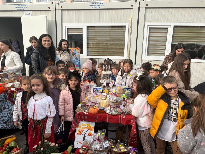 Arome, culori și veselie la Târgul de Toamnă al Școlii „Mircea cel Bătrân” 2 targ la scoala 13 Pitesti