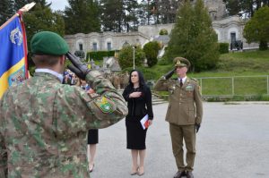 Simona Bucura-Oprescu, de Ziua Armatei Române: „Glorie eternă eroilor și recunoștință celor care veghează asupra Țării! 2 Sursă foto: FB Simona Bucura-Oprescu